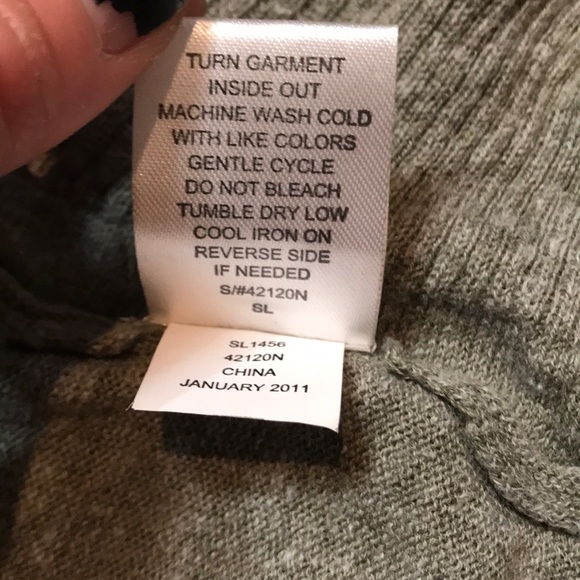 One A Cardigan - Picture 6 of 6